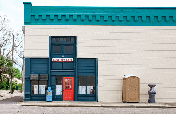 Affordable portable toilet rental in Mediapolis, IA